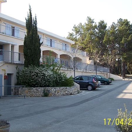 Auberge De Jeunesse Jas De Bouffan Aix-en-Provence Exteriör bild