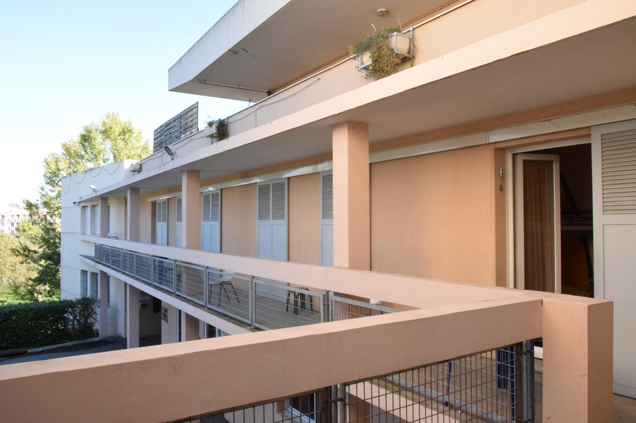 Auberge De Jeunesse Jas De Bouffan Aix-en-Provence Exteriör bild
